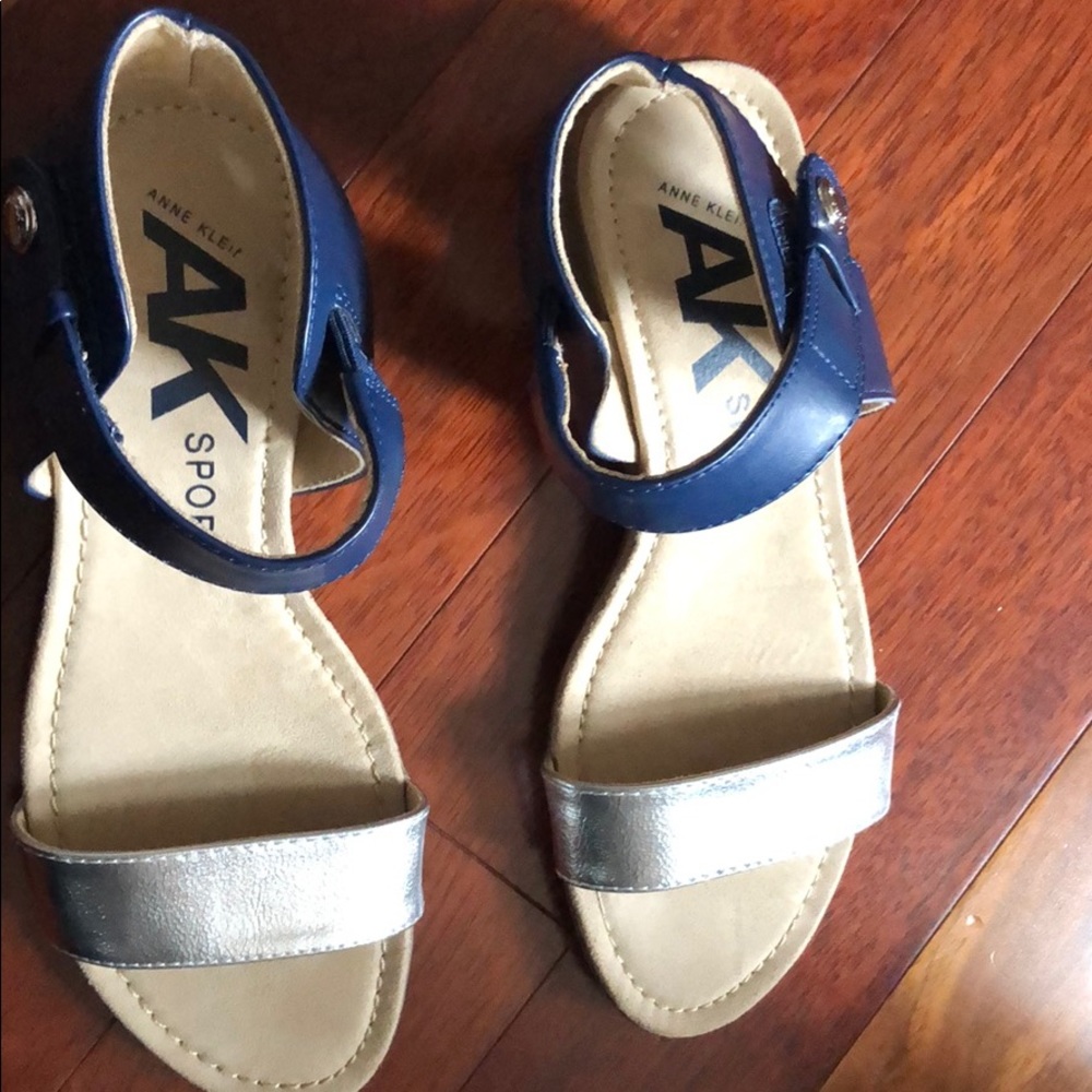 Anneklein sport brand new!